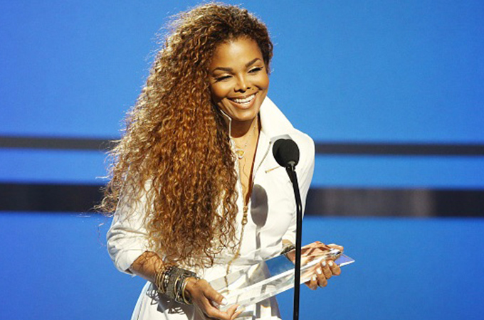 Pregnancy After 40: The Possibilities and the Risks